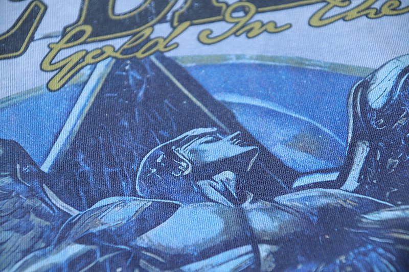 VALE USA Dreams Graphic Short-Sleeve T-Shirt — detail