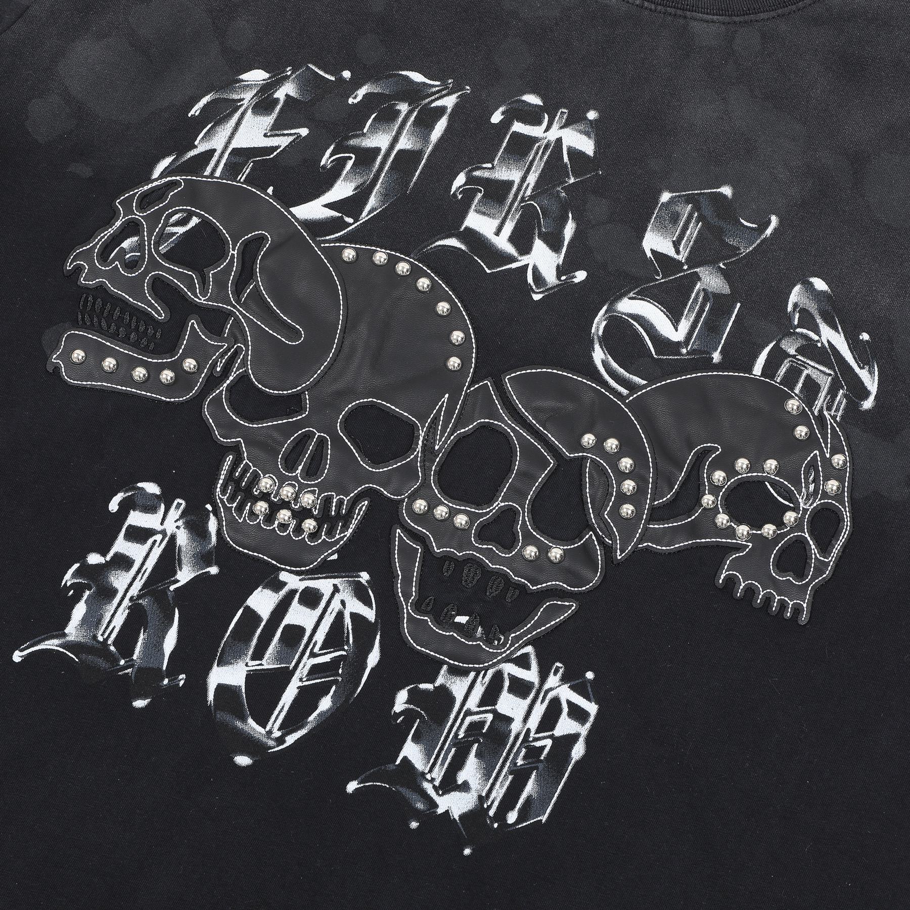 FIRST ROW Wake Up and Be Fierce Skull Appliqué T-Shirt — detail