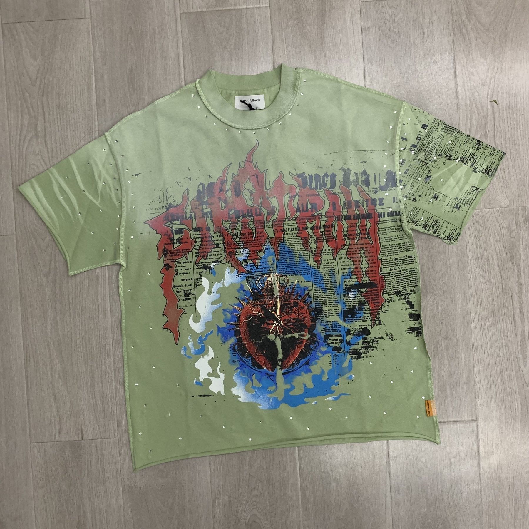 FIRST ROW Sacred Heart Cropped T-Shirt — front