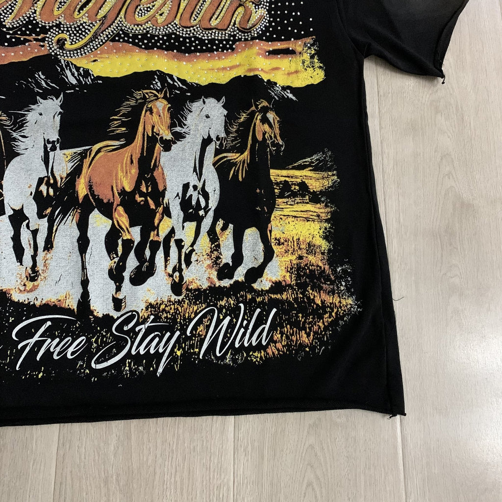 MAJESTIK Live Free Horse Graphic Short-Sleeve T-Shirt — detail