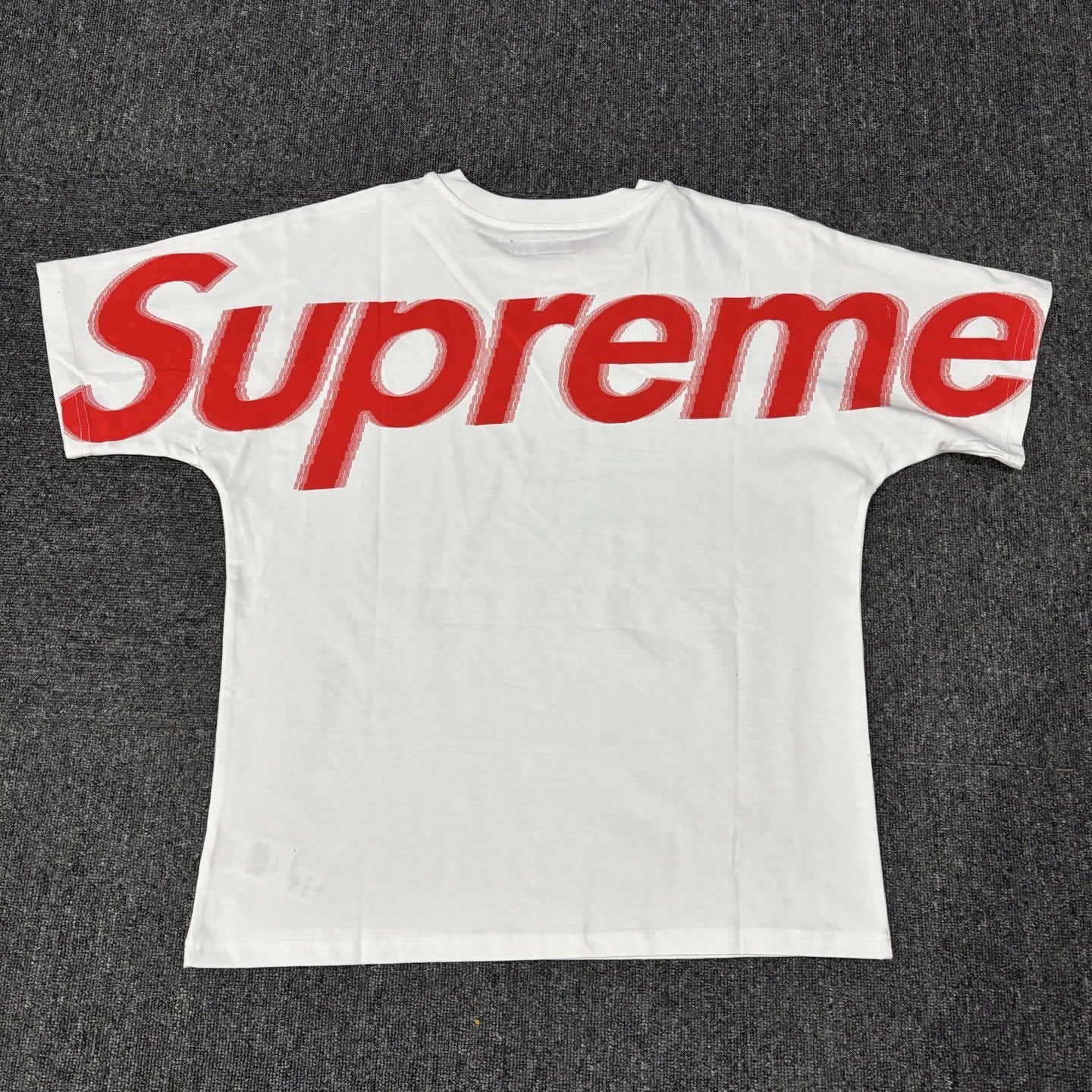 Supreme Oversized Wordmark Short-Sleeve T-Shirt — front
