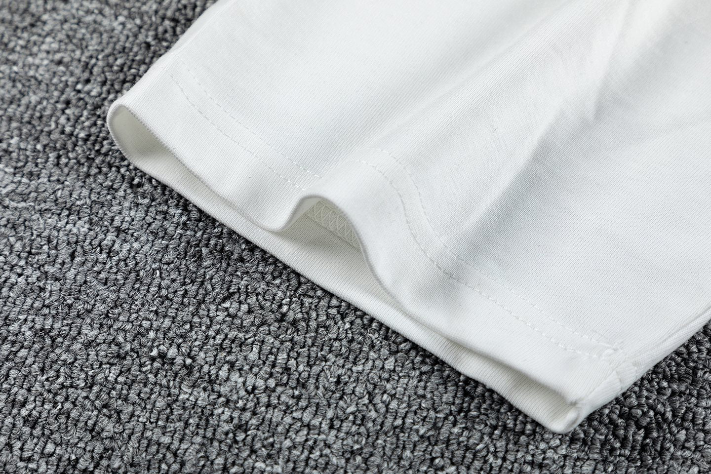 GUAPI Racing Geometric Short-Sleeve T-Shirt — fabric_closeup