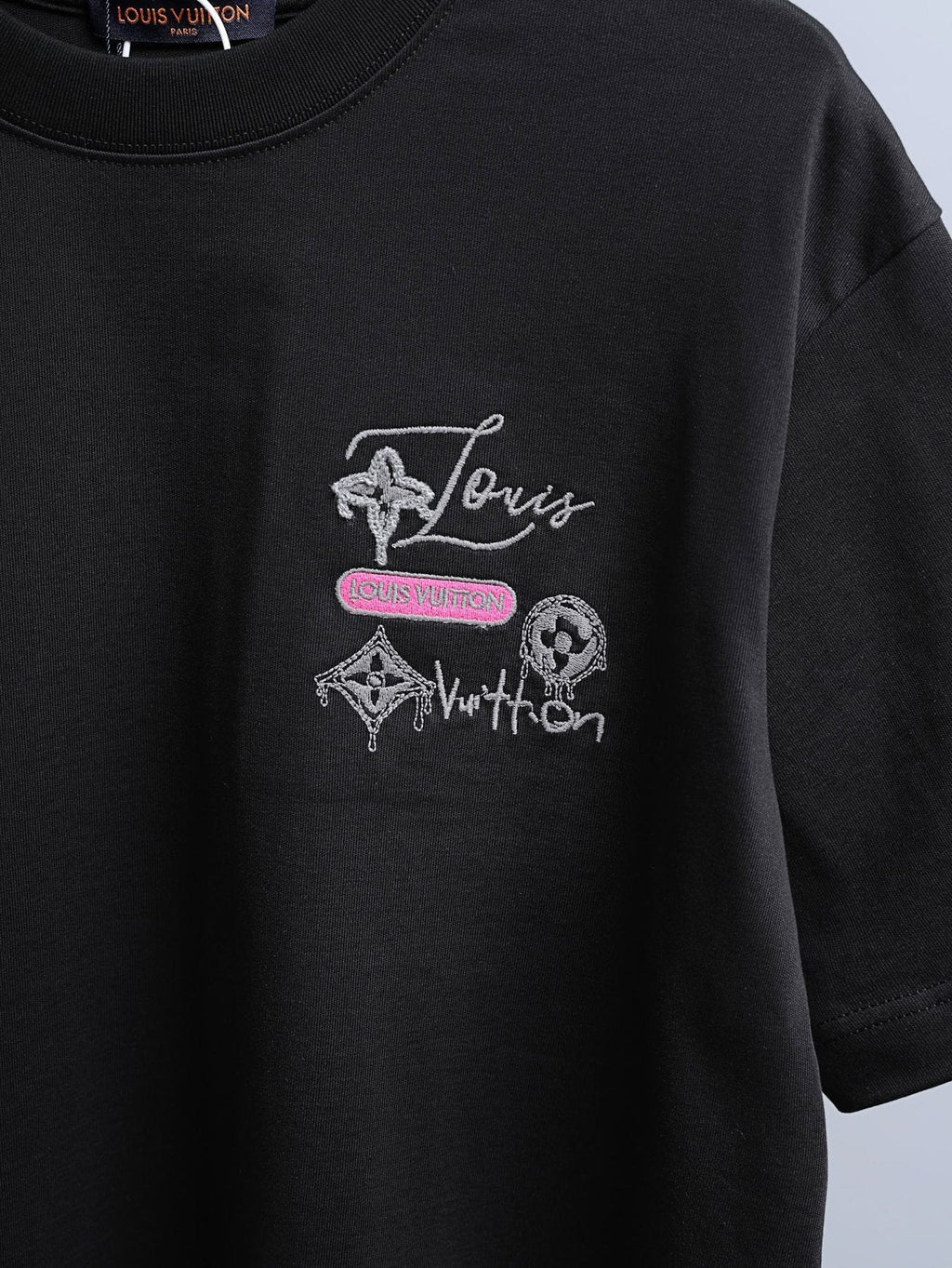 Louis Vuitton*LV Script Graphic T-Shirt — detail